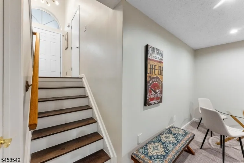 4 Lee Lee Ln Old Bridge, NJ 08879