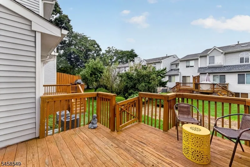4 Lee Lee Ln Old Bridge, NJ 08879