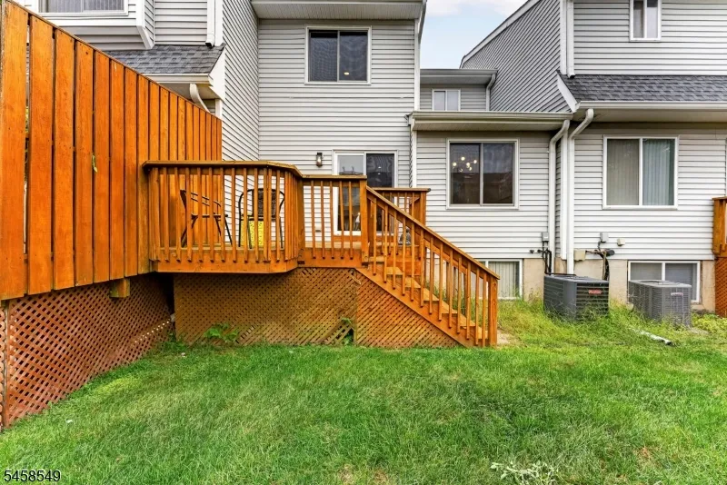 4 Lee Lee Ln Old Bridge, NJ 08879