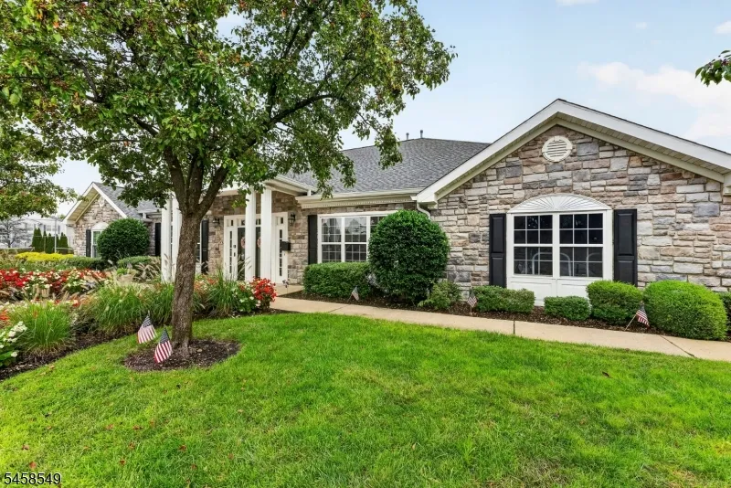 4 Lee Lee Ln Old Bridge, NJ 08879