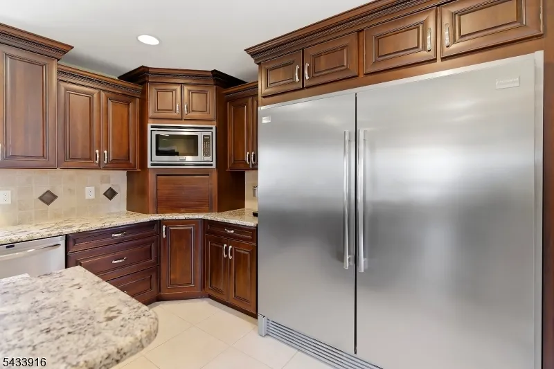 154 Mulberry Ln Middlesex, NJ 08846