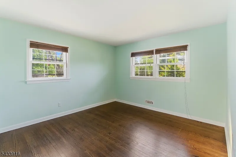 154 Mulberry Ln Middlesex, NJ 08846