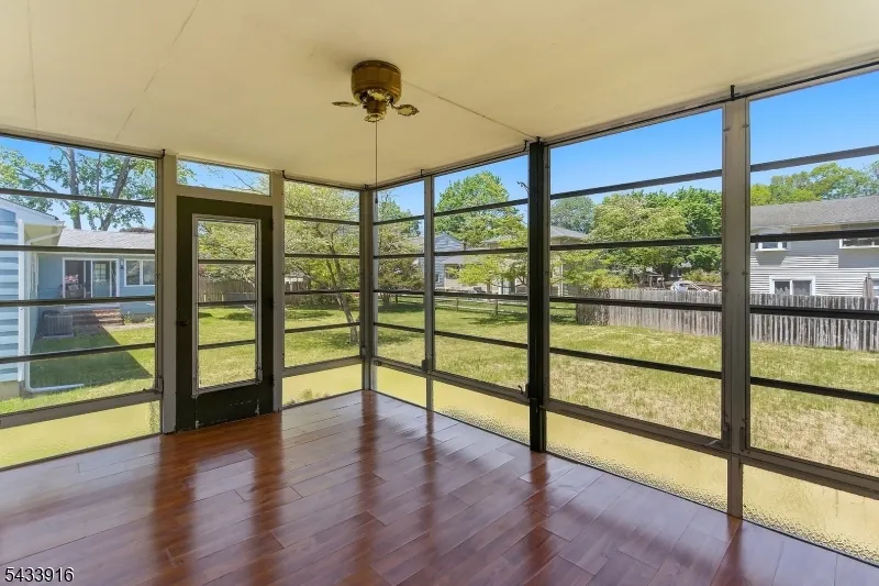154 Mulberry Ln Middlesex, NJ 08846