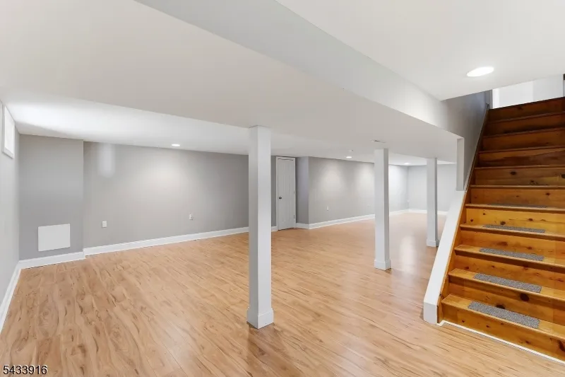 154 Mulberry Ln Middlesex, NJ 08846