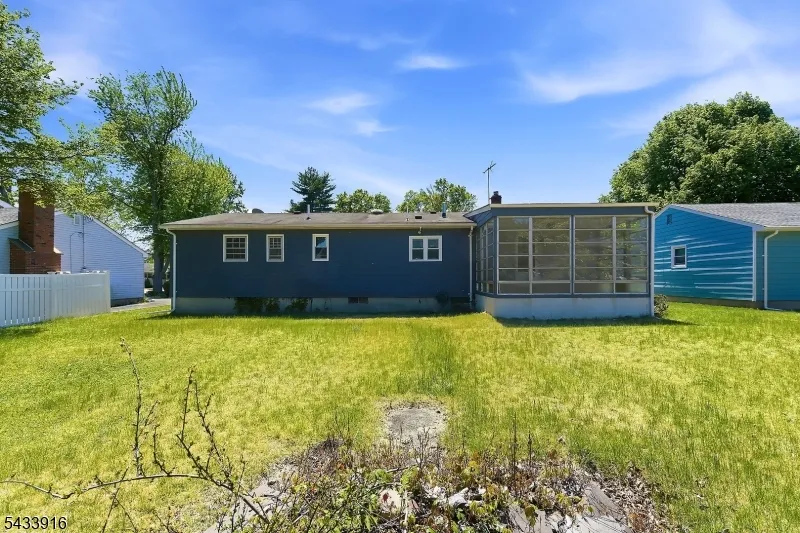 154 Mulberry Ln Middlesex, NJ 08846
