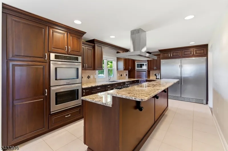 154 Mulberry Ln Middlesex, NJ 08846