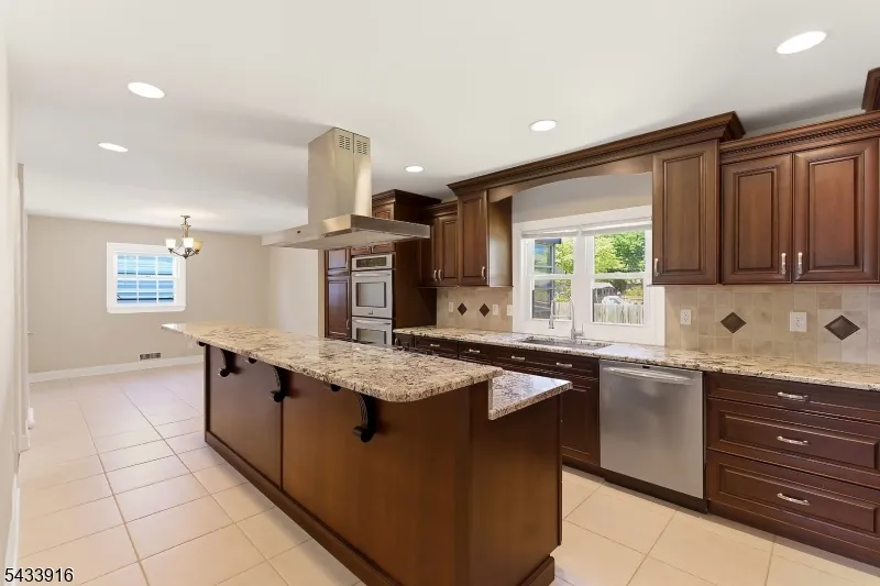 154 Mulberry Ln Middlesex, NJ 08846