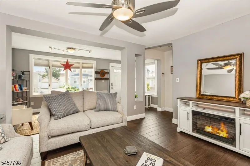 535 Freeman St Lyndhurst, NJ 07071