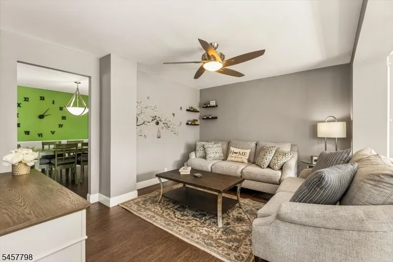 535 Freeman St Lyndhurst, NJ 07071
