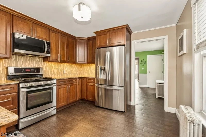 535 Freeman St Lyndhurst, NJ 07071