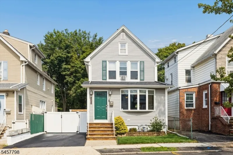 535 Freeman St Lyndhurst, NJ 07071