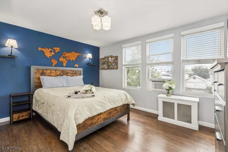 535 Freeman St Lyndhurst, NJ 07071
