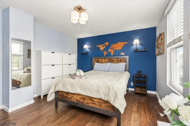 535 Freeman St Lyndhurst, NJ 07071