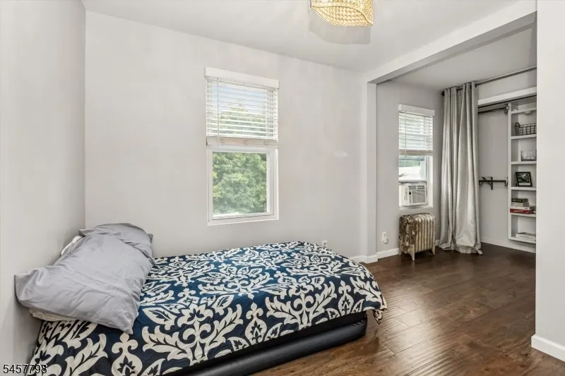 535 Freeman St Lyndhurst, NJ 07071