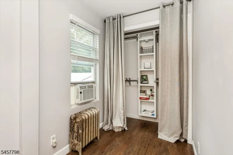 535 Freeman St Lyndhurst, NJ 07071