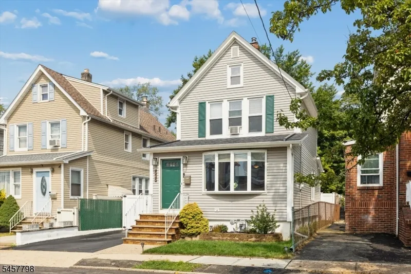 535 Freeman St Lyndhurst, NJ 07071
