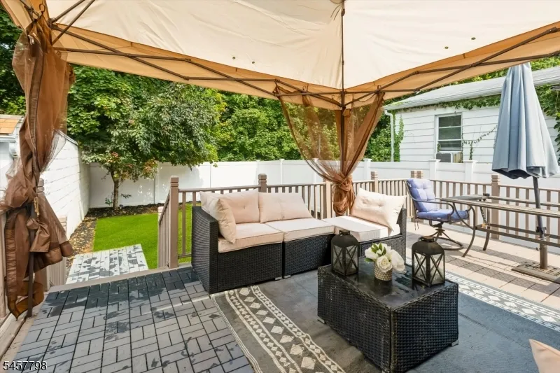 535 Freeman St Lyndhurst, NJ 07071