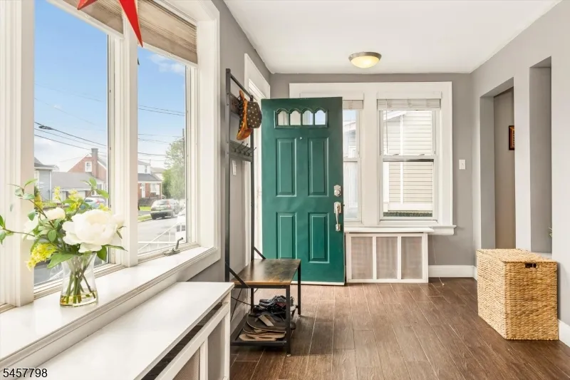 535 Freeman St Lyndhurst, NJ 07071