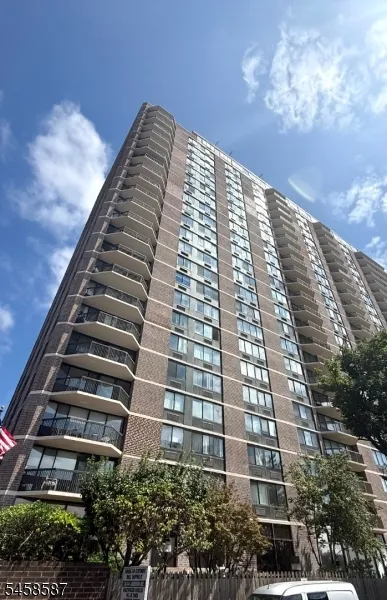  Cliffside Park, NJ 07010