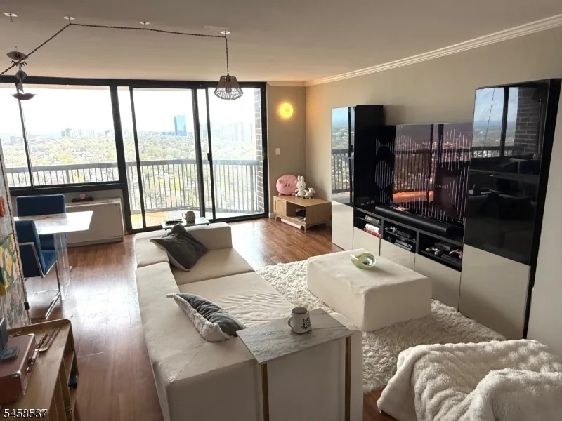  Cliffside Park, NJ 07010