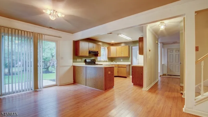 8 Forden Ct Sayreville, NJ 08872