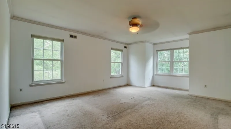 8 Forden Ct Sayreville, NJ 08872