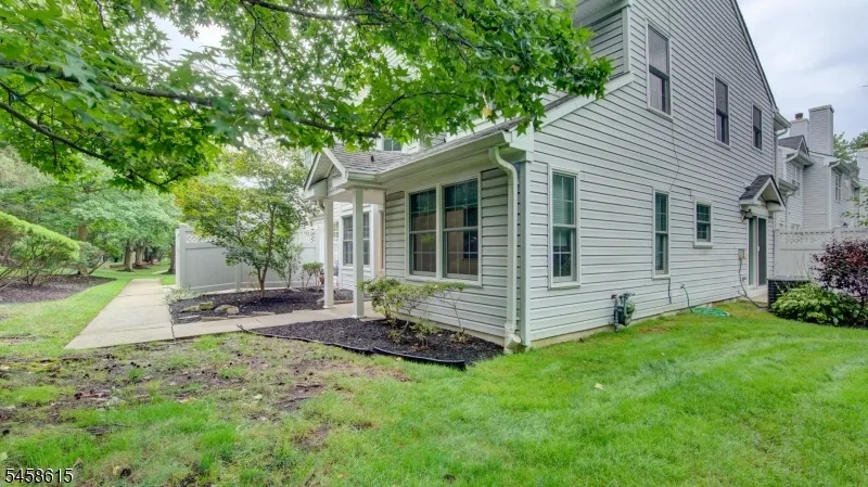 8 Forden Ct Sayreville, NJ 08872