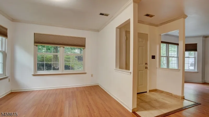 8 Forden Ct Sayreville, NJ 08872