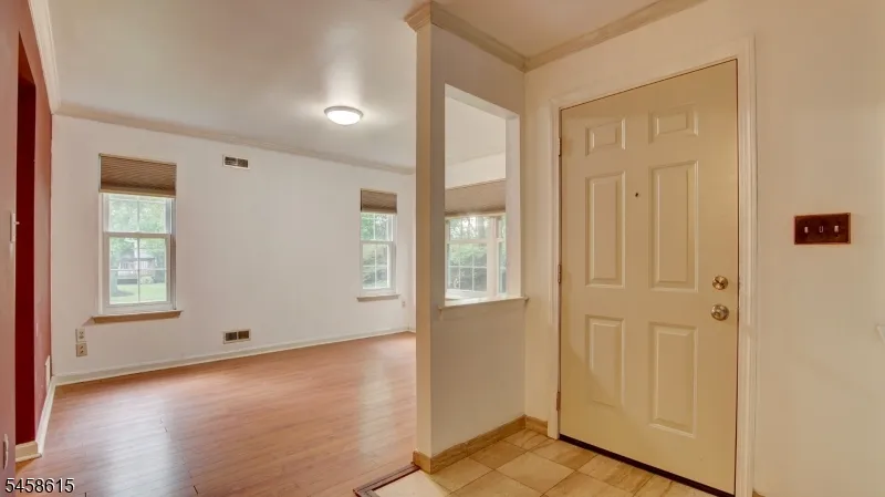 8 Forden Ct Sayreville, NJ 08872