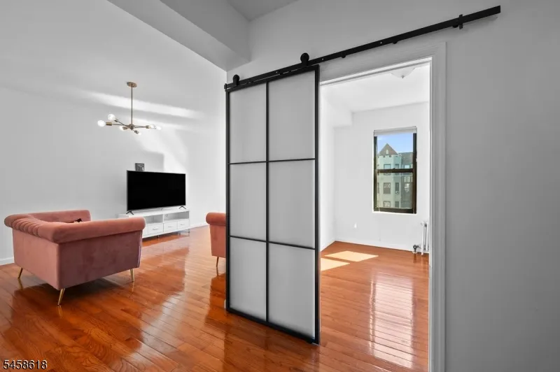 756 Brady #609 Unit 609 New York, NJ 10462