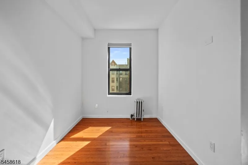 756 Brady #609 Unit 609 New York, NJ 10462