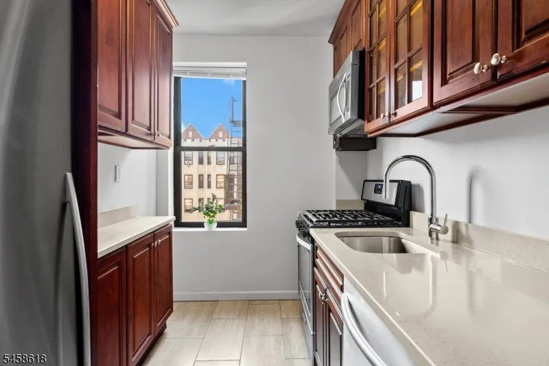 756 Brady #609 Unit 609 New York, NJ 10462
