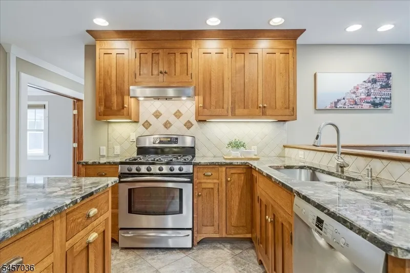 44 Dodd St Montclair, NJ 07042