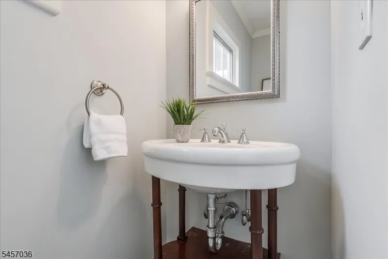 44 Dodd St Montclair, NJ 07042
