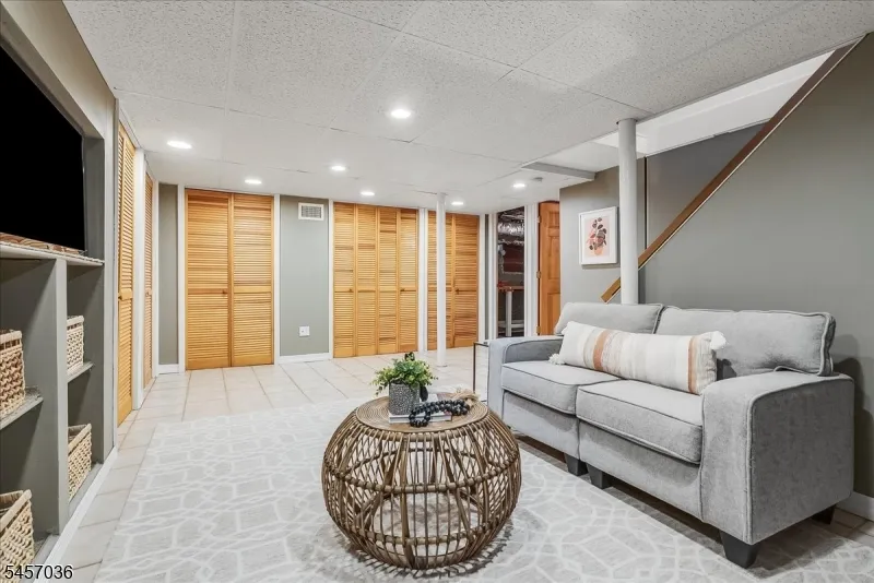 44 Dodd St Montclair, NJ 07042
