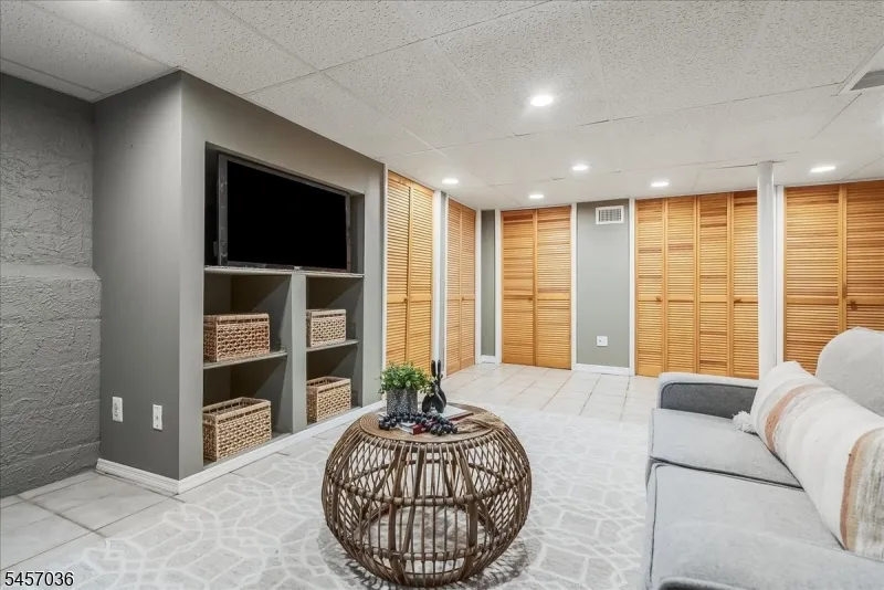 44 Dodd St Montclair, NJ 07042