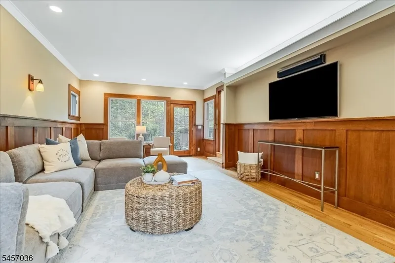 44 Dodd St Montclair, NJ 07042