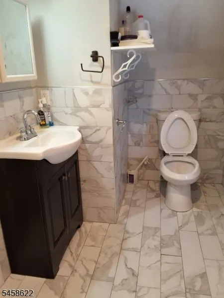 86 Mead St Newark City, NJ 07106