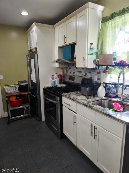 86 Mead St Newark City, NJ 07106