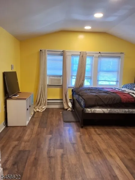 86 Mead St Newark City, NJ 07106