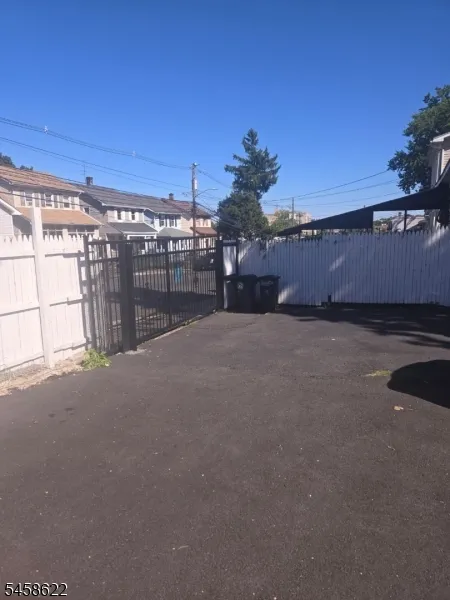 86 Mead St Newark City, NJ 07106