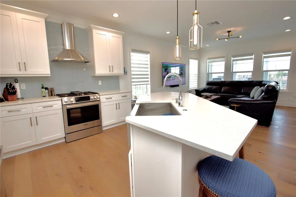 602 SEA COURT Dunedin, FL 34698