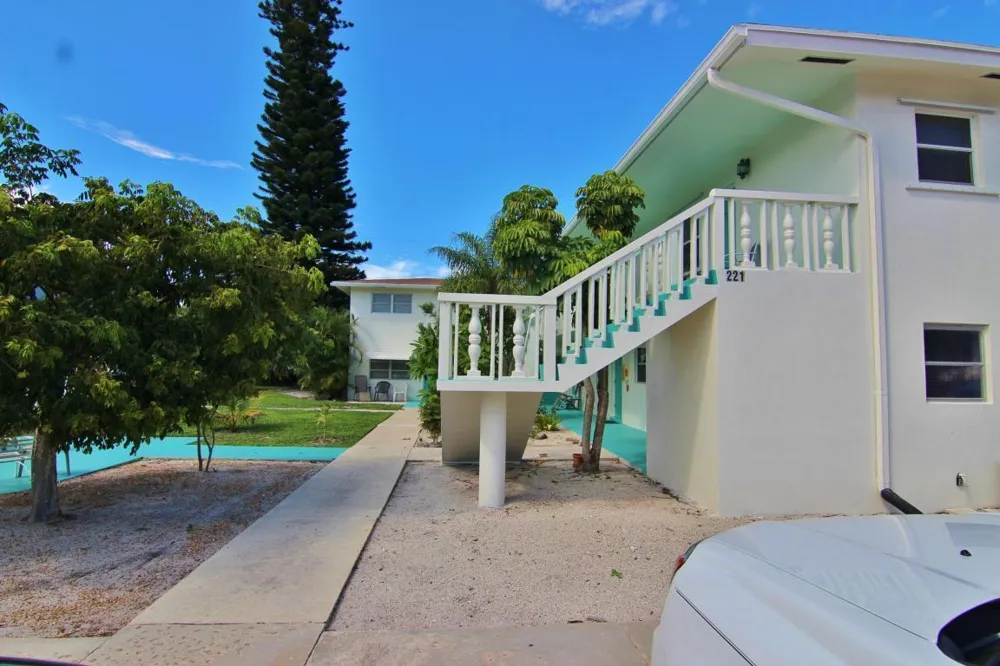 221 SE 3rd Avenue #6 Boynton Beach, FL 33435