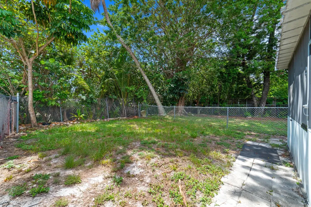 276 SUNSHINE DRIVE Coconut Creek, FL 33066