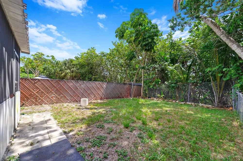 276 SUNSHINE DRIVE Coconut Creek, FL 33066