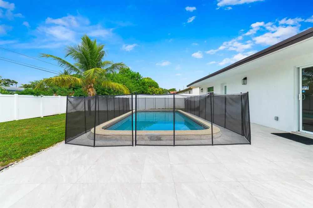 6335 Southgate Boulevard Margate, FL 33068