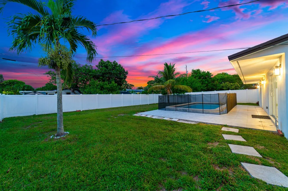 6335 Southgate Boulevard Margate, FL 33068