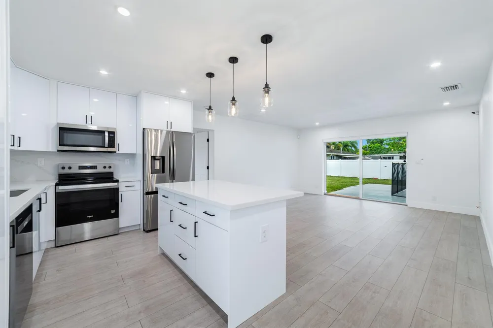 6335 Southgate Boulevard Margate, FL 33068