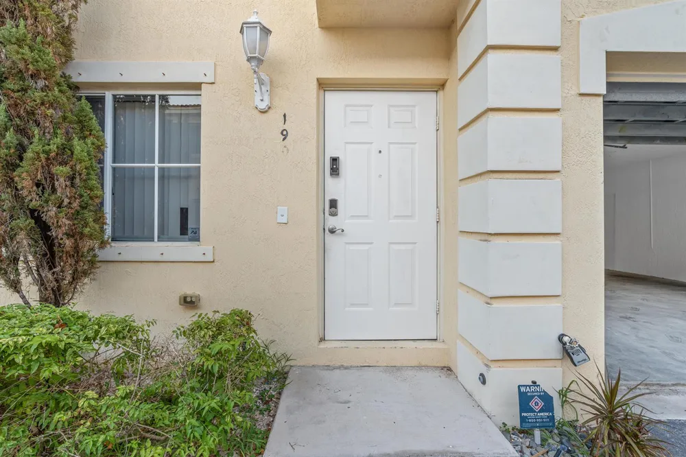 190 SE 2nd Street Deerfield Beach, FL 33441