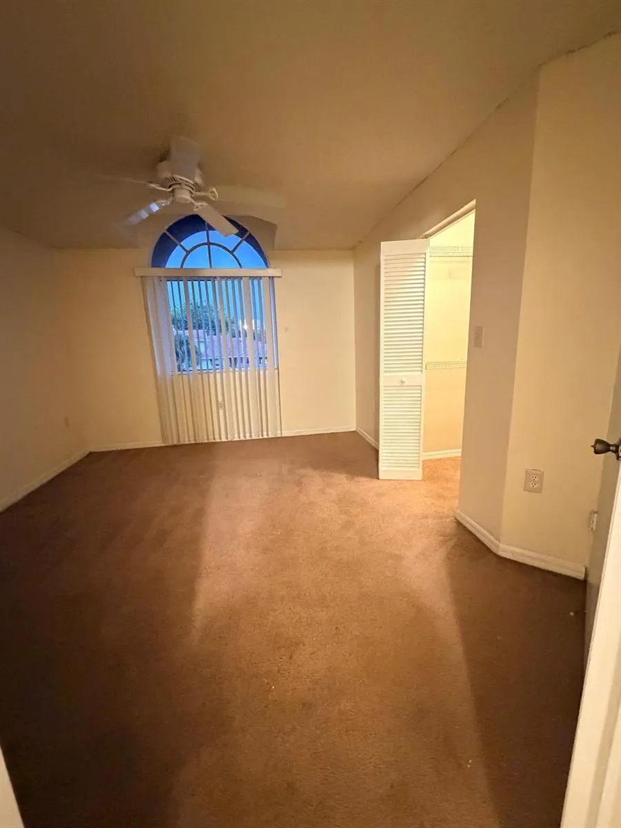 21202 GLENMOOR DRIVE #21202 West Palm Beach, FL 33409